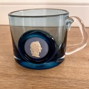 RARE VINTAGE WEDGWOOD‎ HANDBLOWN GLASS MUG CUP WITH JASPER CAMEO OF CESAR BLUE